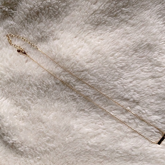 ‘E’ necklace - Picture 2 of 5